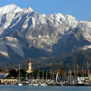 Between Pisa And 5 Terre Marina Di Carrara